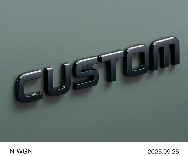 CUSTOMエンブレム（クリスタルブラック・パール）CUSTOM L・ターボ  特別仕様車 BLACK STYLE