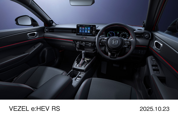 e:HEV RS(4WD)メーカーオプション装着車　インパネイメージ　プレミアムクリスタルレッド・メタリック