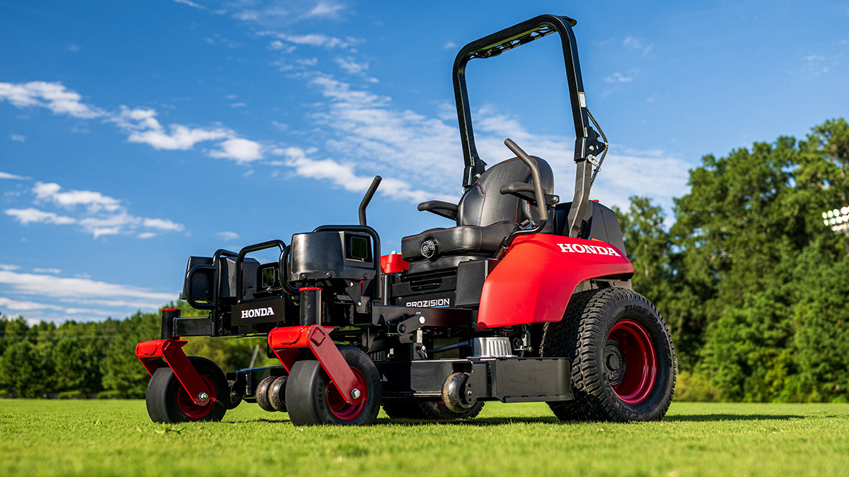 大規模な緑地管理の自動運転作業を実現 電動自動芝刈機 ProZision Autonomous