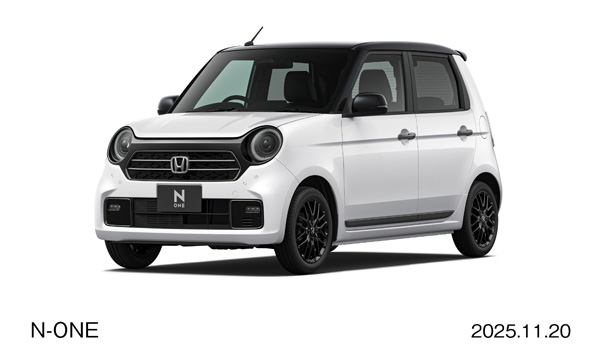 Premium Tourer　フロント7:3 エクステリア　（プラチナホワイト・パール×ブラック）