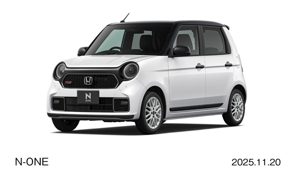 Premium Tourer　フロント7:3 エクステリア　（プラチナホワイト・パール×ブラック）