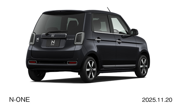 Premium Tourer　リア7:3 エクステリア　（クリスタルブラック・パール）