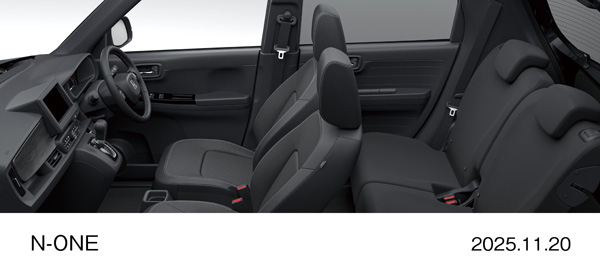 Premium Tourer　インテリア　（ブラック×チャコール）