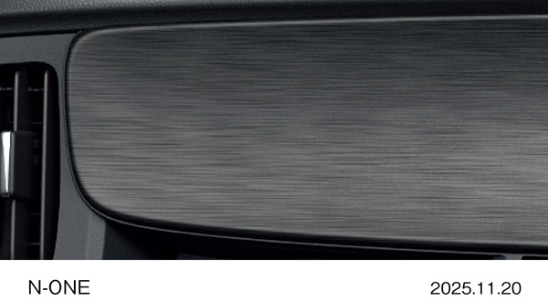 Premium Tourer　インパネガーニッシュ　（ブラックヘアライン調）