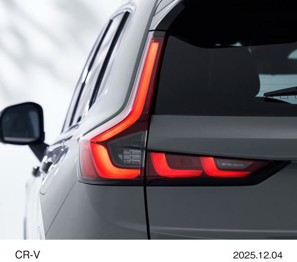 CR-V e:HEV RS BLACK EDITION　LEDリアコンビネーションランプ