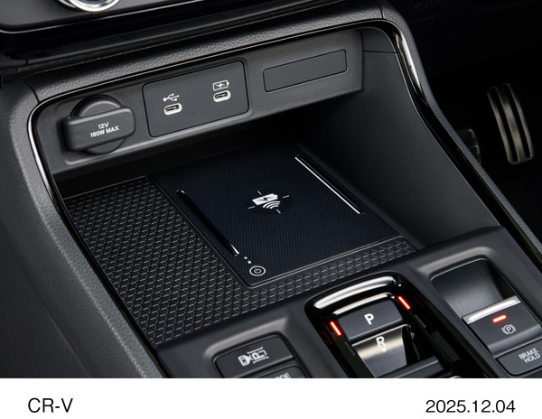 CR-V e:HEV RS BLACK EDITION　ワイヤレス充電器