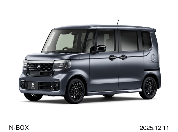 エクステリア フロント7：3　CUSTOM ターボ　特別仕様車 BLACK STYLE（メテオロイドグレー・メタリック）