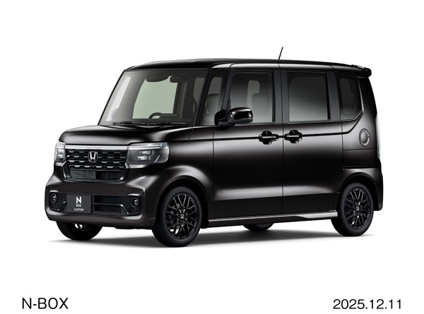 エクステリア フロント7：3　CUSTOM ターボ　特別仕様車 BLACK STYLE（クリスタルブラック・パール）