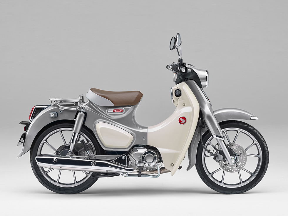 スーパーカブ C125（プレミアムシルバーメタリック）