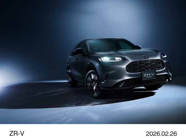 e:HEV Z特別仕様車　BLACK STYLE（FF）　走行イメージ　　ディーラーオプション装着車　（メテオロイドグレー・メタリック）