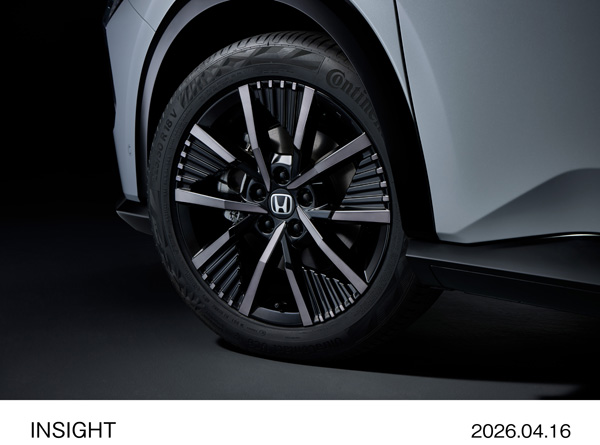 18インチ ノイズリデューシング アルミホイール（18×7.5J、 ベルリナブラック塗装＋切削）