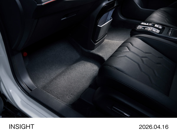 サイドウォークスルー インテリアカラー（ブラック）