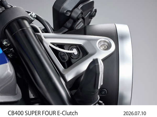 CB400SF USBソケット（プラグイン）