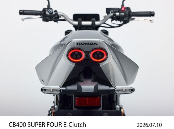 CB400SFテールランプ（点灯）