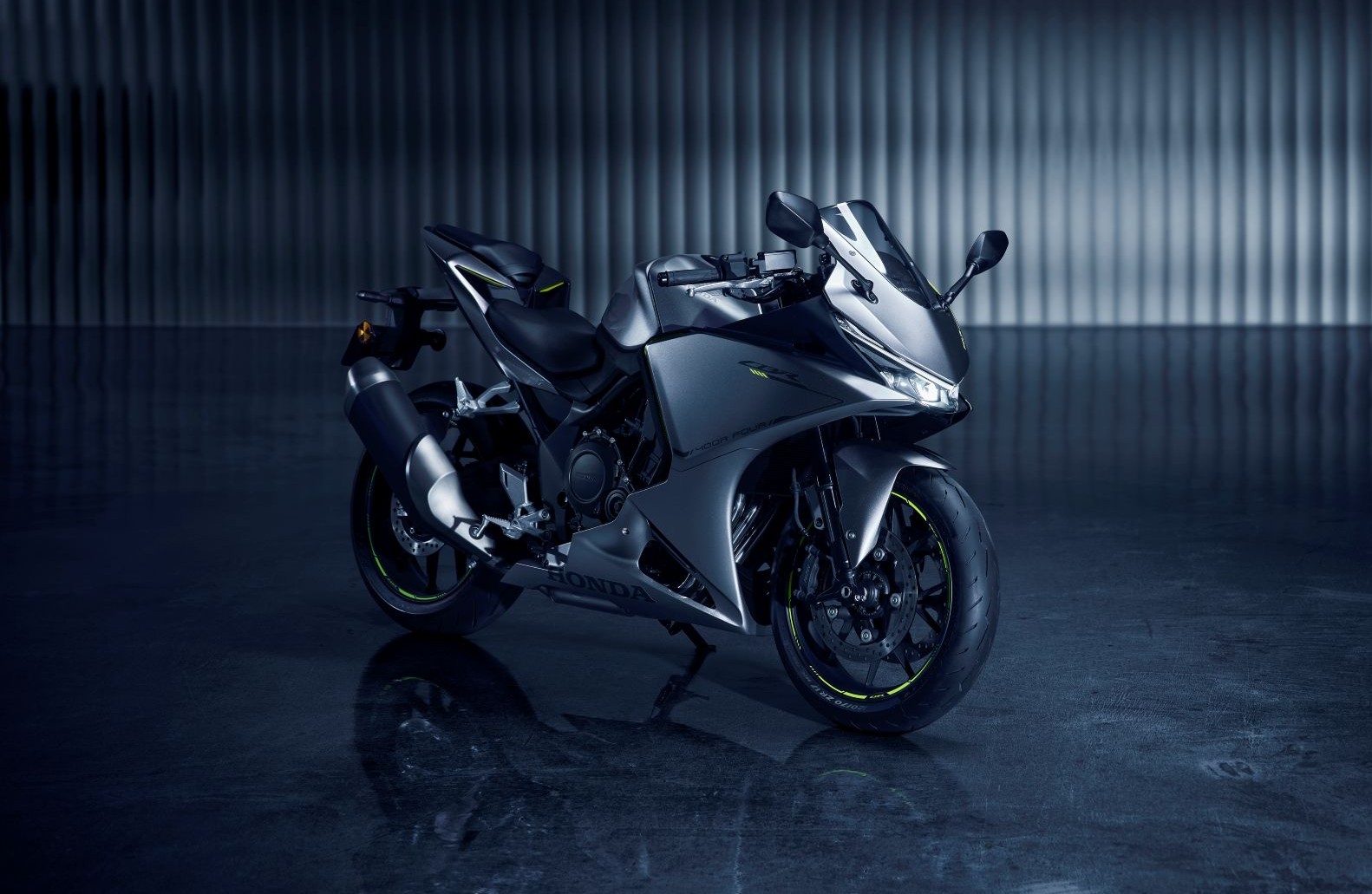 製品情報 (CBR400RF)