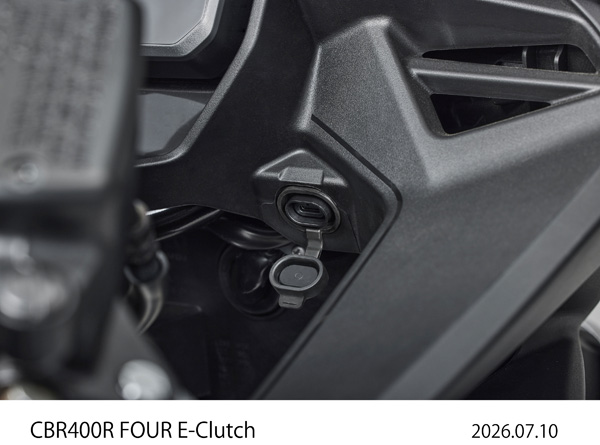 CBR400R FOUR USBソケット