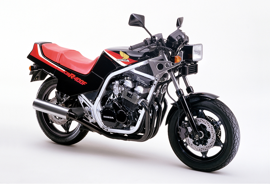 Honda   新設計DOHC・バルブ・並列4気筒エンジン搭載のスポーツ