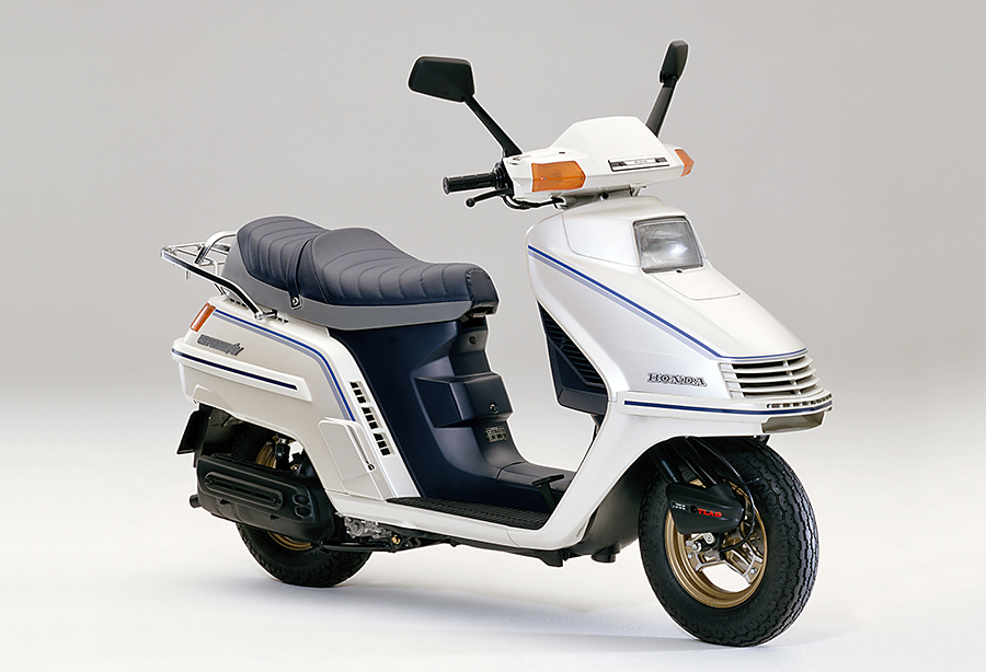 Honda | 高級感あふれ、充実装備の軽二輪スクーター「ホンダ