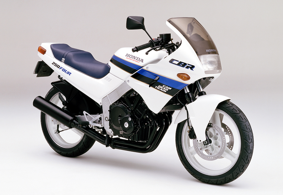 Honda | 水冷4サイクルDOHC4気筒エンジン搭載のスーパースポーツバイク ...