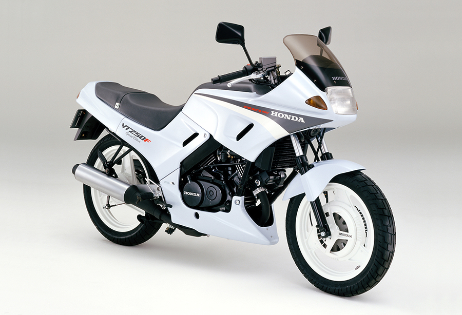 ホンダ VT250FE 黒／黄 書類付レストアベース車 - バイク