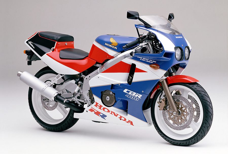 Honda | 水冷4サイクルDOHC直列4気筒エンジン搭載のスーパースポーツ 