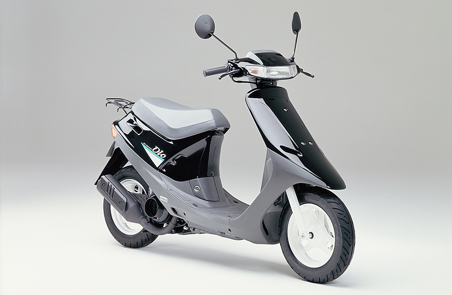 Honda | スポーティなメットインスクーター「ホンダ ディオ」に新設計 ...