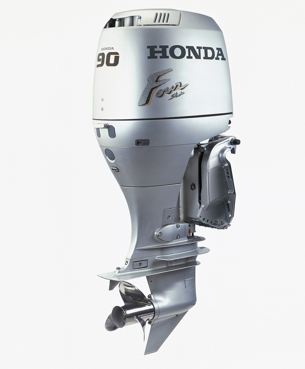 Honda | 4サイクルエンジンでは世界初の90馬力船外機を開発 1994年度