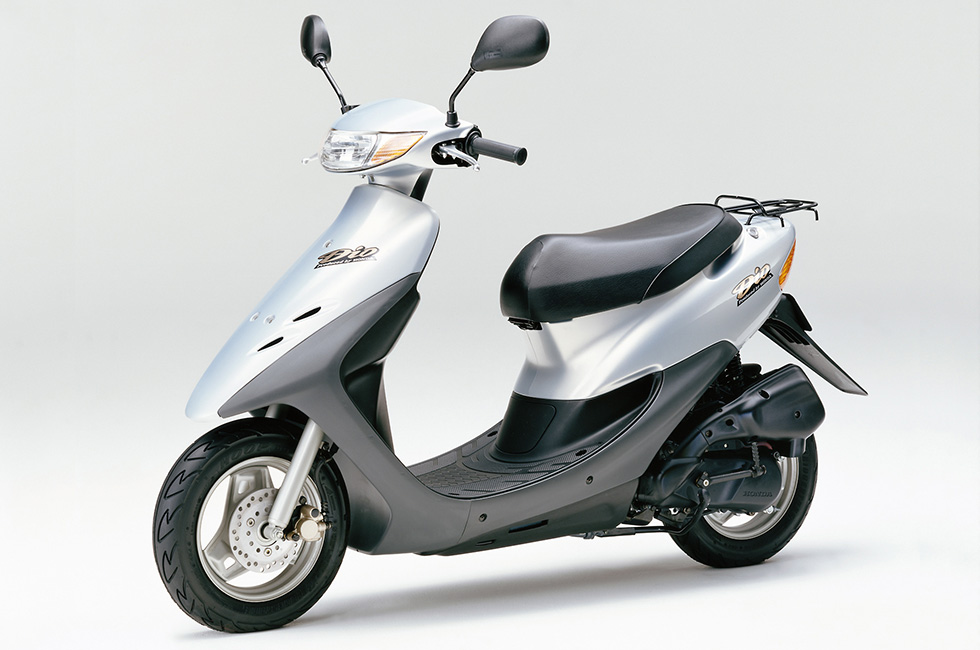 50ccメットインスクーター「ホンダ Dio/Dio ZX」のボディ  - Honda