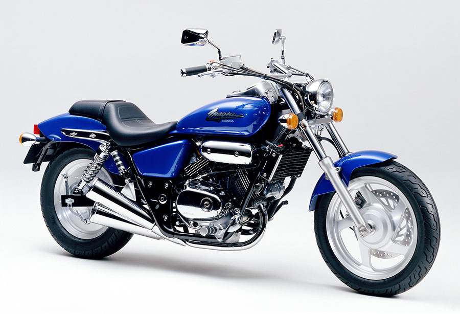Honda | アメリカンカスタムバイク「ホンダ V-ツイン マグナ」を