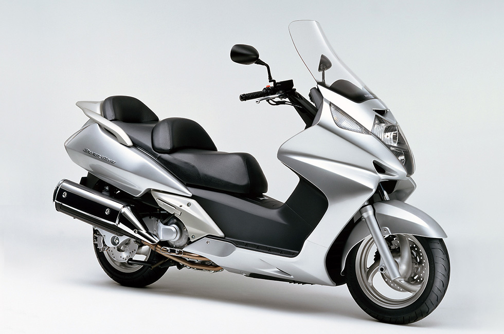 Honda | 400ccの大型スクーター「シルバーウイング 」を新発売