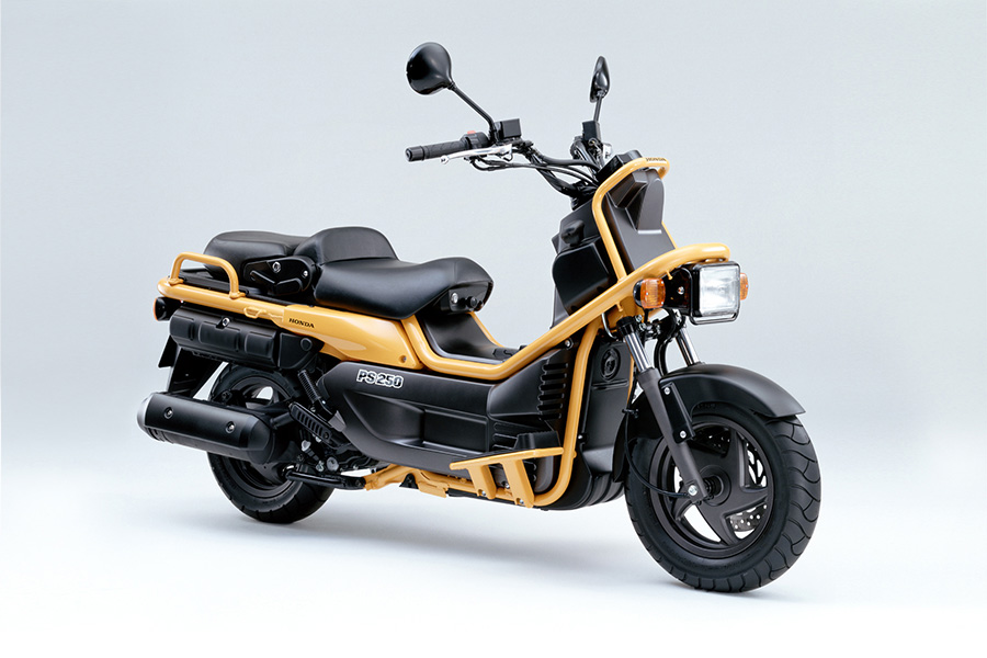 Honda | ピックアップスタイルの新感覚バイク「ＰＳ２５０」を新発売