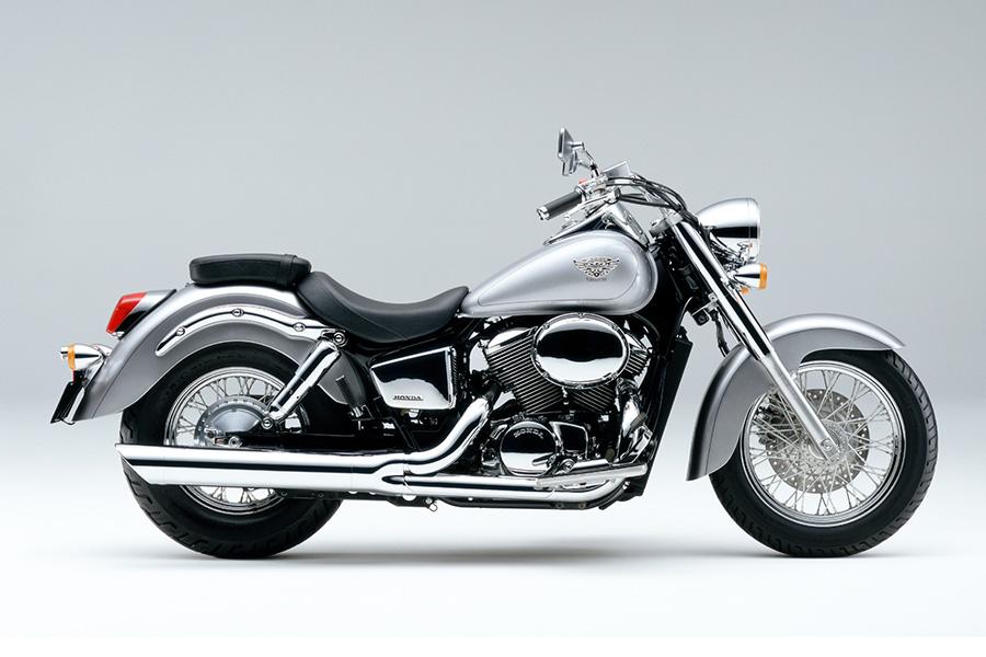 シャドウ Honda | アメリカンカスタムバイク「シャドウ<400>」の カラーリングを追加し発売