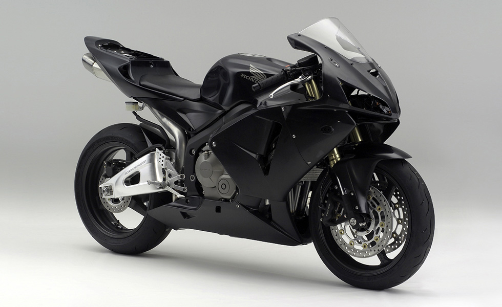 Honda | ロードレース競技専用車「CBR600RRレースベース車」の2005年型