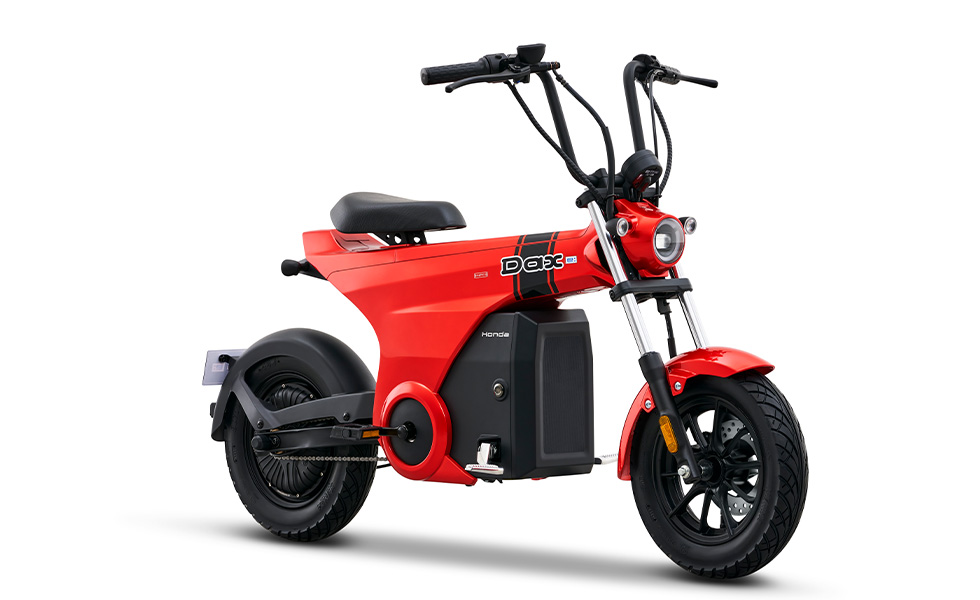 中国で電動二輪車「Honda Cub e:」「Dax e:」「ZOOMER e:」を発表 