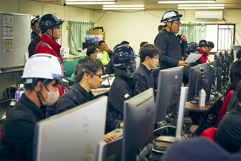 離着陸実験前のチームの様子