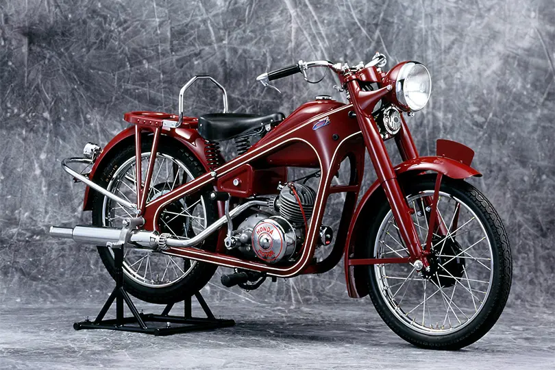 1949年に発売されたHondaの本格的な自社開発バイクの第1号「ドリームD型」