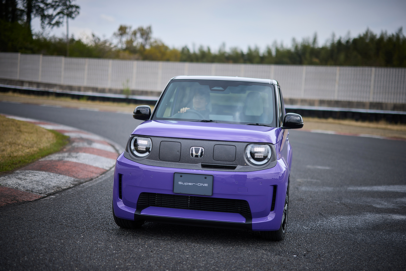 2026年5月に発売予定の小型EV「Super-ONE」