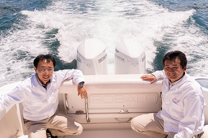海上の2人