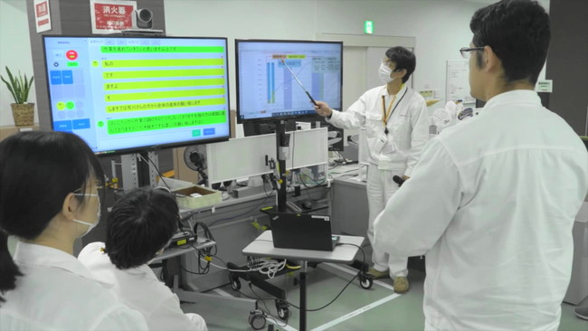 Honda CAシステムを使って打ち合わせをする様子