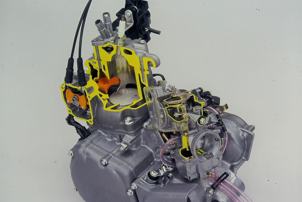 ＡＲ燃焼エンジン 実用化モデル（250cc）