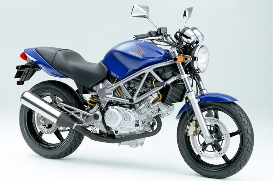 250ccロードスポーツバイク「VTR」をマイナーチェンジし発売 | Honda 