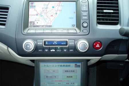 ドライビング・テクニック・メジャー搭載車 車内