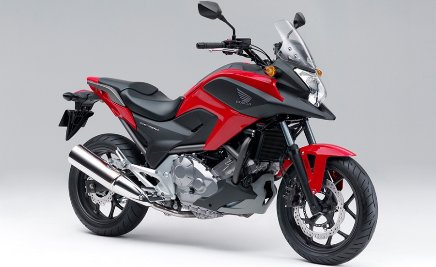 操る楽しさと優れた燃費性能を両立した「NC700X」を新発売 | Honda 