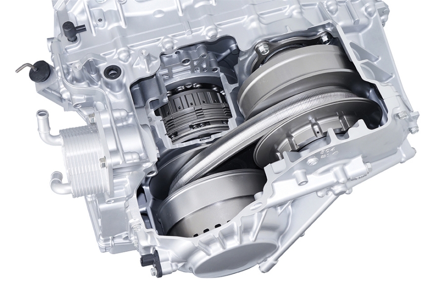 中型クラス車両用の新開発CVT（カットモデル）
