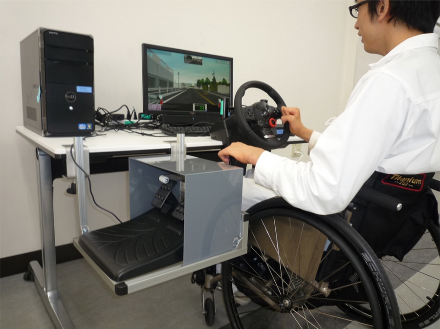 身体に障がいをお持ちの方や移送ドライバー向けの安全運転プログラム・補助装置を開発 | Honda 企業情報サイト