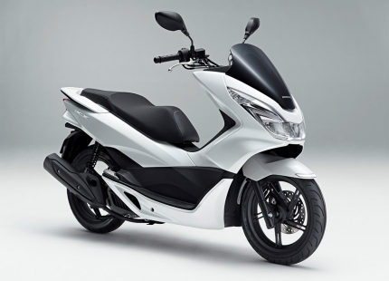PCX（参考出品車・市販予定車）