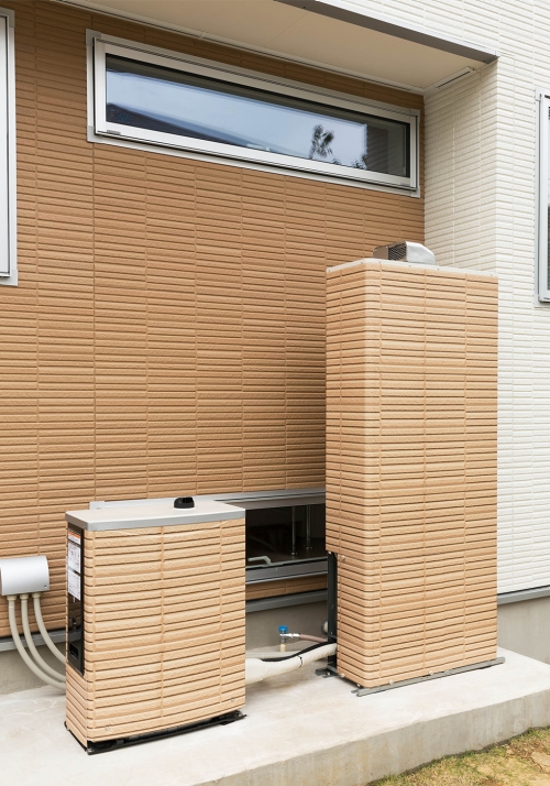 住宅の外観にマッチする外装を施した家庭用ガスエンジンコージェネレーションユニット