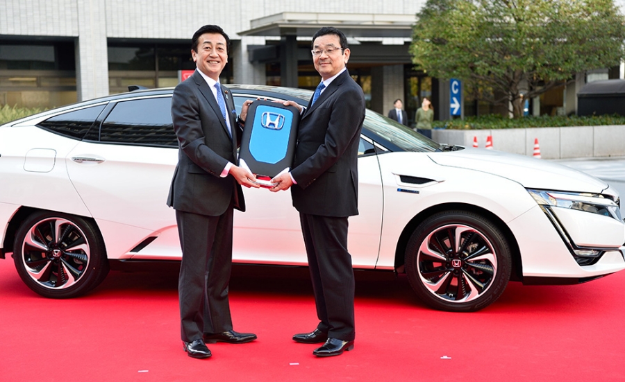 経済産業省でのCLARITY FUEL CELL納車式