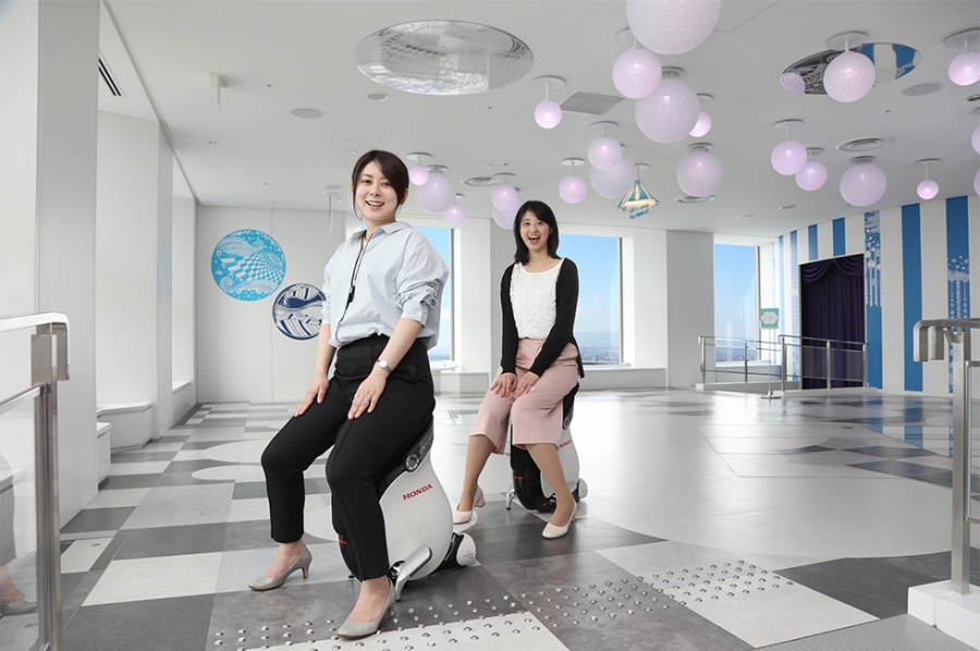 UNI-CUB βによる館内ツアーのイメージ