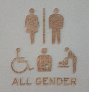 ウエルカムプラザ青山 多目的トイレサインマーク